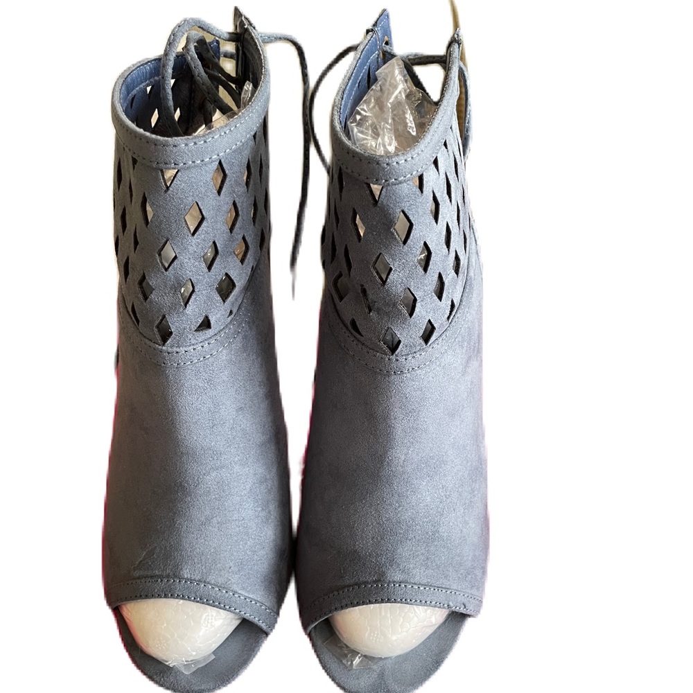 Shoedazzle Blanca ~ Dusty Blue 4 inch heel w/peep toe ~ size 7.5